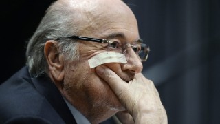 Блатер вече няма право да използва служебния си телефон