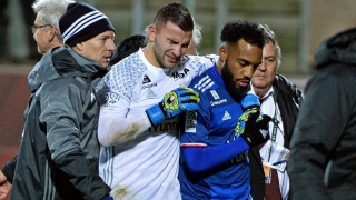 Прекратиха мач от елита на Франция заради бомбичка (ВИДЕО)