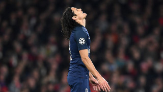 Кавани остава в 