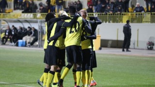 Пет гола и много претенции към съдиите в последния мач за годината в Пловдив