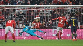 Отложиха решението за Бундеслигата за 6 май