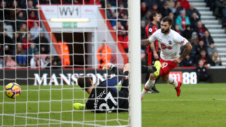 Остин измъкна 