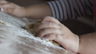 Защо е важно да готвим заедно с децата си