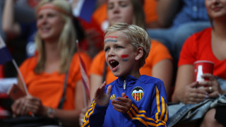 Холандия продължава да затъва