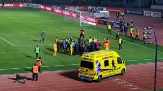 Хвърлена факла прати момче в болница в Кипър (ВИДЕО)