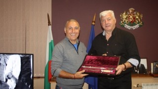 Кама за Стоичков от областния управител на Пловдив