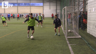 18 отбора набират средства за лечението на футболист (ВИДЕО)