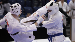 Четирима българи на полуфинал на световното по карате киокушин
