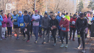 6 часа бягане в помощ на малката Нарин (ВИДЕО)