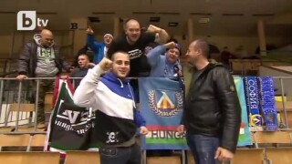 Гръмогласна унгарска агитка не помогна на 