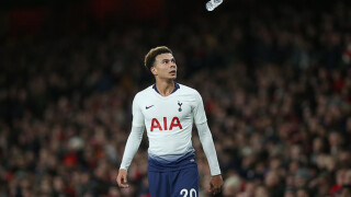 Дете хвърлило бутилката по Деле Али? (ВИДЕО)