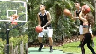 Хамес е точен отдалеч... и в баскетбола (ВИДЕО)