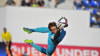 Вратар на раздяла с 