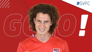 Божидар Краев бележи във вратата на 