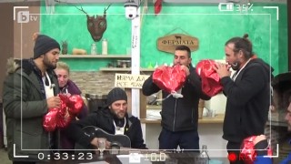 Епично надпяване във фермата