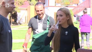 Фермерите са омагьосани от Марина Кискинова, която цепи дърва и пие ракия