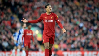 Вижте как Ван Дайк взе страха на младок само с един вик (ВИДЕО)