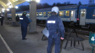 Полиция и жандармерия окупира жп гарата в Русе заради феновете на 