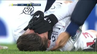 Нокаут от съотборник (ВИДЕО)