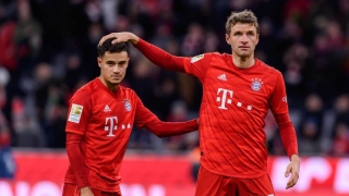 Коутиньо играе с реплика на детска фланелка