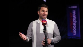 Еди Хърн заложи на шик от 80-те и не уцели