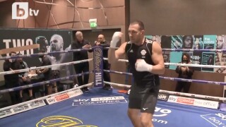 Пулев и Джошуа с открити тренировки, не се засякоха на ринга (ВИДЕО)