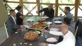 Боби, Ваня, Надя и Калоян ще имат привилегията да предадат на стопанина Андрей това, което цялата група съгради с много любов