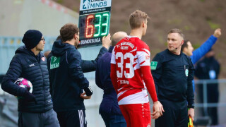 Заради COVID-19: Вратар стана полеви играч