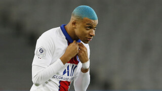 Защо Мбапе прилича на... гумичка за молив?