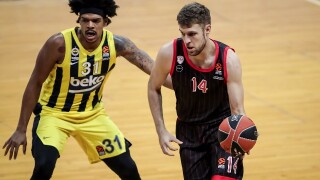 Силен Везенков, но трета поредна загуба за 