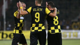 Руският милиардер подновява преговорите за акциите на 