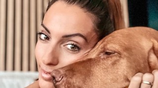 Кучето на Ивет Лалова пощуря от радост в снега