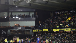 Здравословен проблем със зрител спря за кратко 