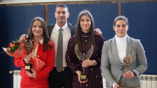 Евелина Николова е №1 в борбата за 2021 г. (ВИДЕО)