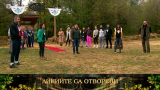 Линиите за гласуване за четиримата финалисти са отворени