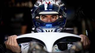 Пилотът, катастрофирал в Абу Даби: Получавам и смъртни заплахи