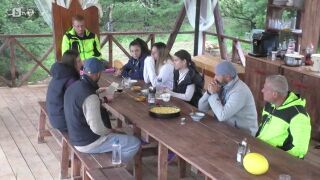 Камелия и Нина получават писма от близките си