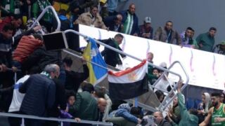 Трибуна се срути на баскетболен мач в Египет, десетки са ранени