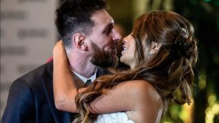 Коледният танц на жената на Меси (ВИДЕО)