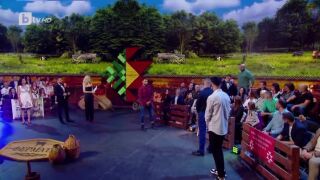 Близки и приятели подкрепят тримата финалисти мъже във 