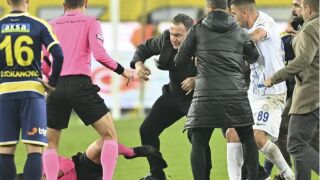 Изхвърлиха до живот бияча на съдия в Турция