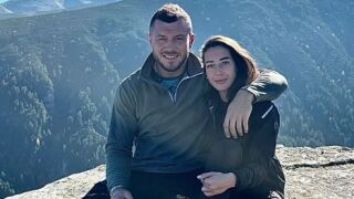 Дзами от "Островът на 100-те гривни" разкри коя е жената до него (СНИМКИ + ВИДЕО)