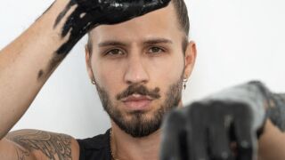 Папи Ханс се завръща с нова "тежка песен" и албум - слушайте "Паркинга" (СНИМКИ + ВИДЕО)
