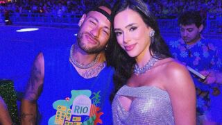 Неймар ѝ изневери 