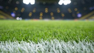 Заради грешен превод: Тревата на Борусия расте на... турбо фолк (ВИДЕО)