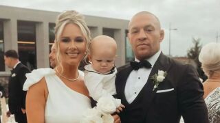 Изнасилвачът Конър Макгрегър вдигна сватба във Ватикана 