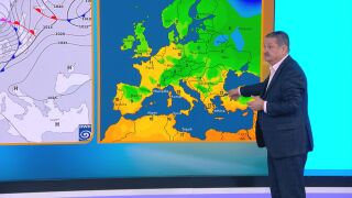 Снимка: Кална, вместо снежна Коледа: Топъл и сух декември в прогнозата на проф. Рачев