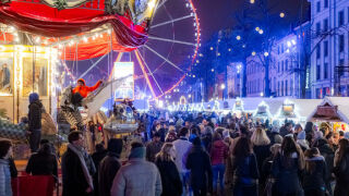 Коледа в Белгия: "Winter Wonders" - базар с мащабно светлинно шоу и вкусни гофрети! (СНИМКИ)