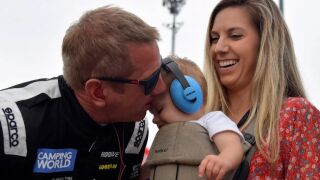 „В беда сме.“ Последните думи преди края: светът се сбогува с легенда