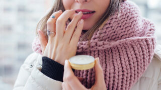 Напукани устни през зимата - ето как да се справим 